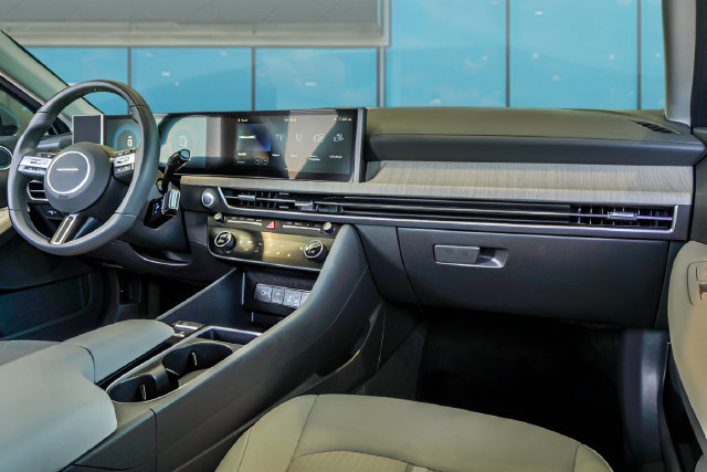 Certified 2025 Hyundai Sonata SEL FWD image 13