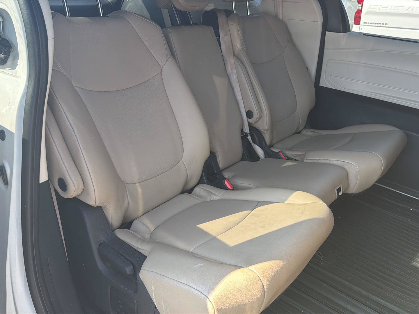 Used 2021 Toyota Sienna XLE w/ XLE Plus Package FWD image 18