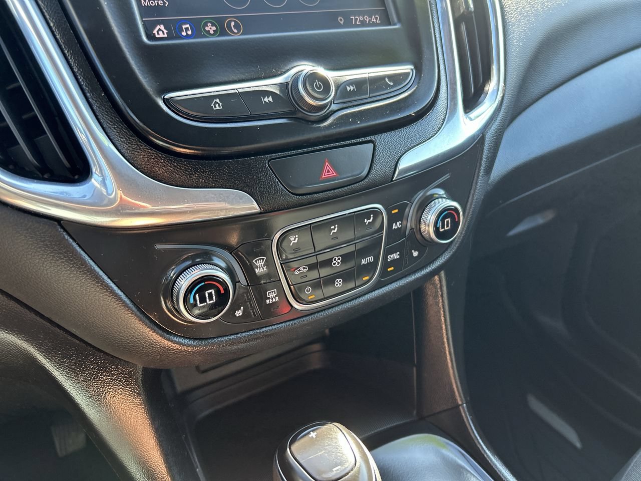 Used 2020 Chevrolet Equinox LT AWD/4WD image 29