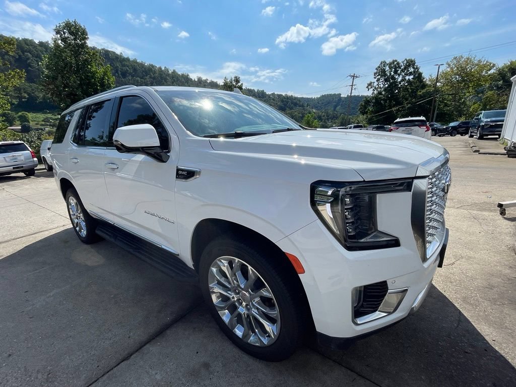Used 2024 GMC Yukon Denali AWD/4WD image 3