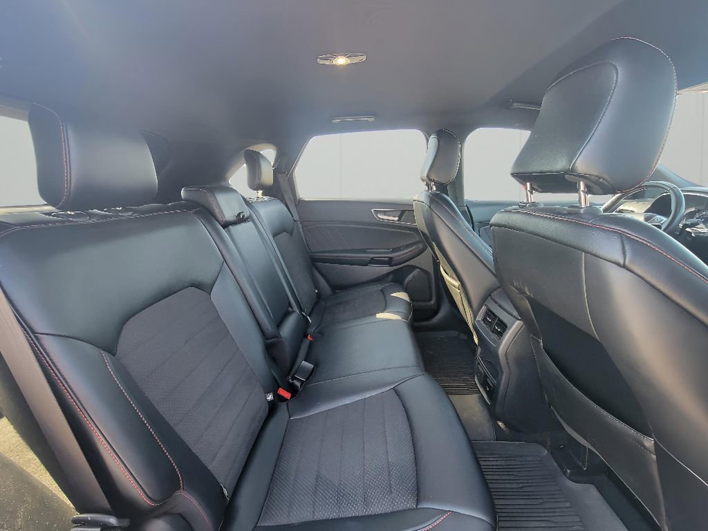 Used 2020 Ford Edge ST-Line w/ Cold Weather Package AWD/4WD image 32