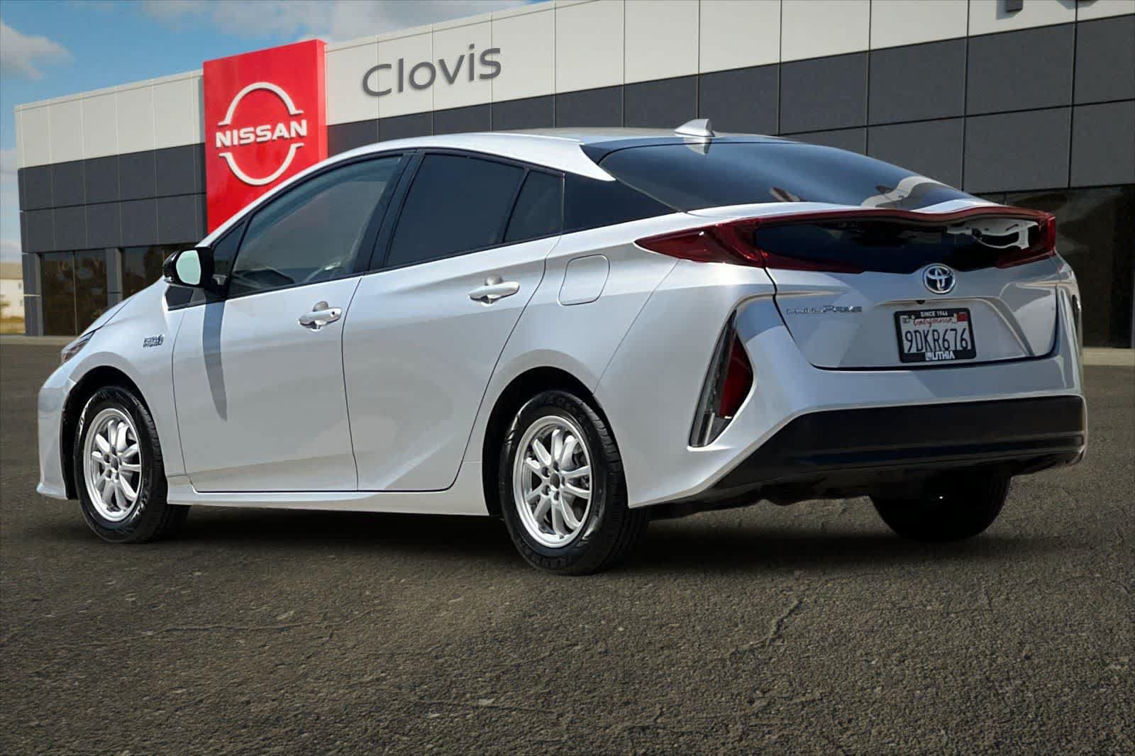 Used 2022 Toyota Prius Prime LE FWD image 7
