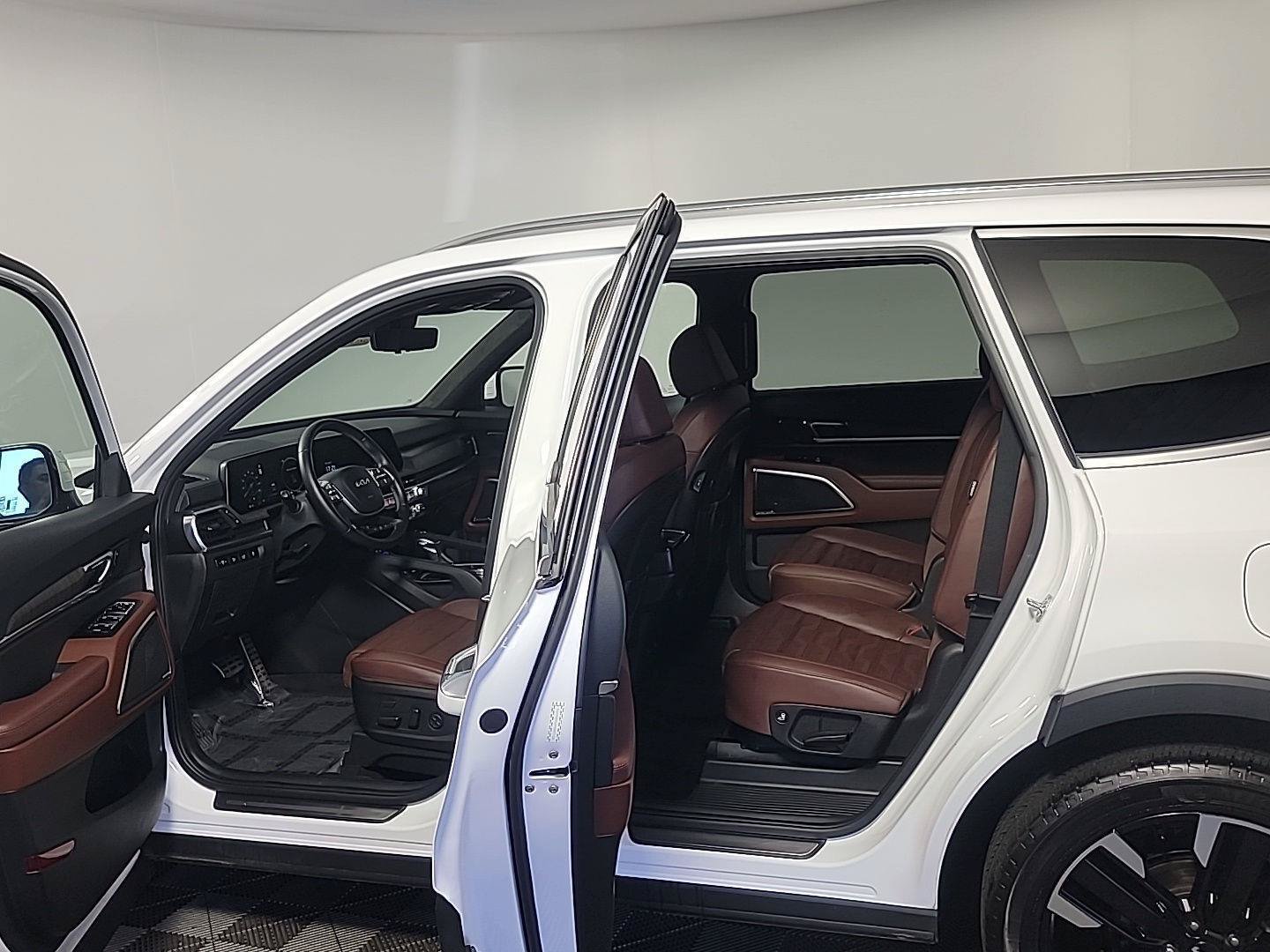 Certified 2023 Kia Telluride SX Prestige AWD/4WD image 16