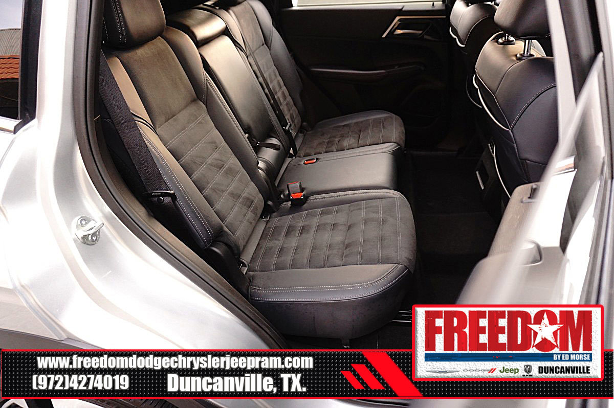 Used 2024 Mitsubishi Outlander SE image 16