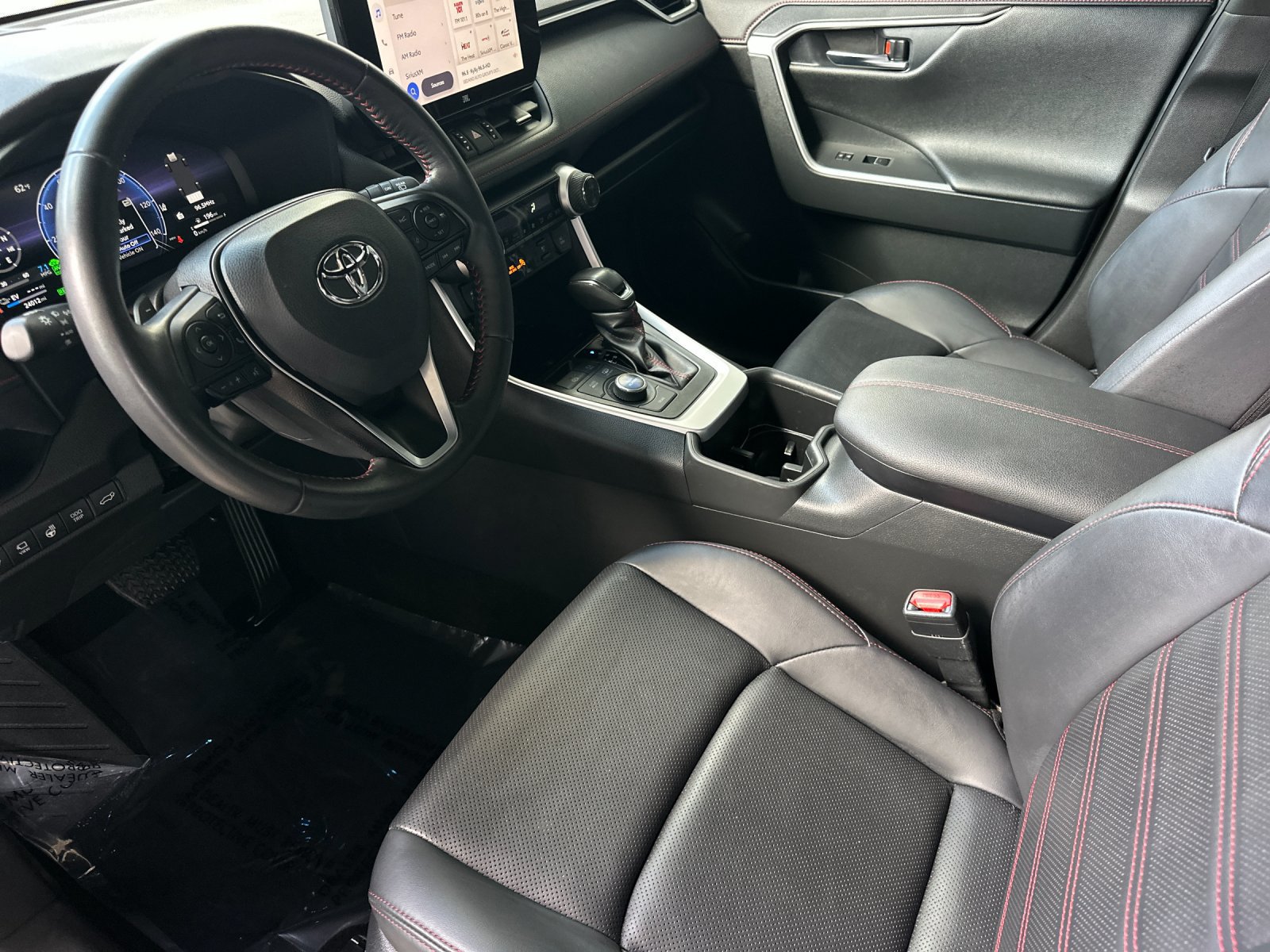 Used 2024 Toyota RAV4 XSE w/ Premium Package AWD/4WD image 9