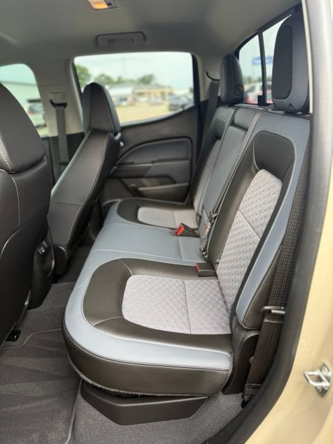 Used 2021 Chevrolet Colorado Z71 w/ Safety Package AWD/4WD image 17