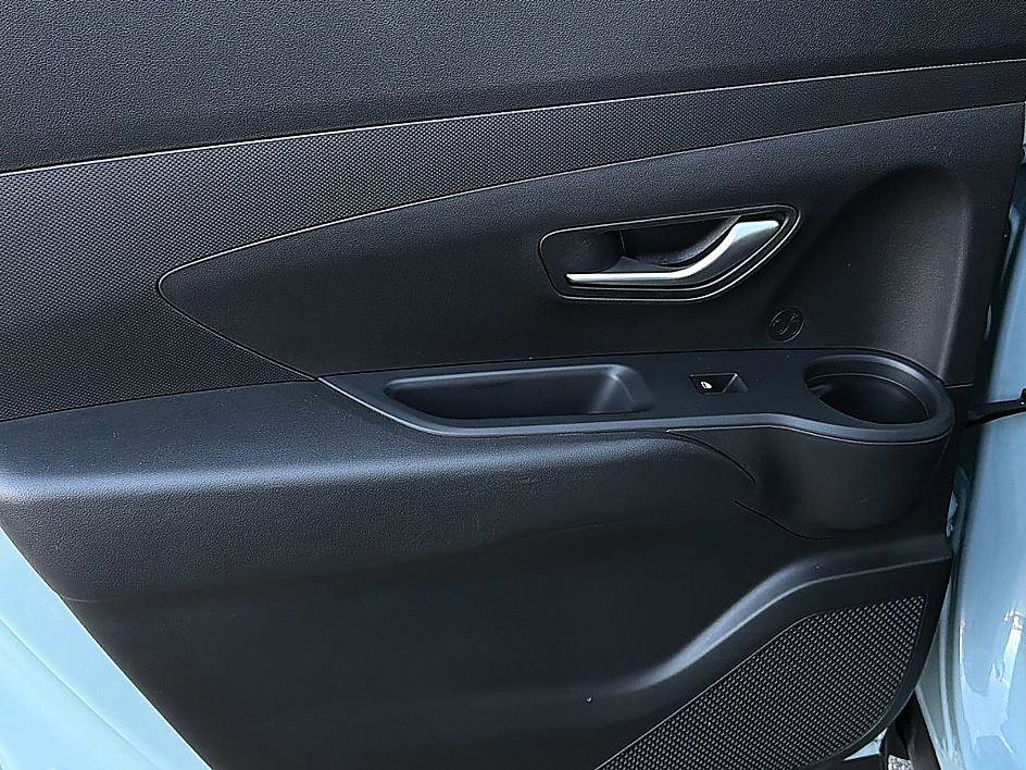 Certified 2025 Hyundai Santa Cruz SEL image 8