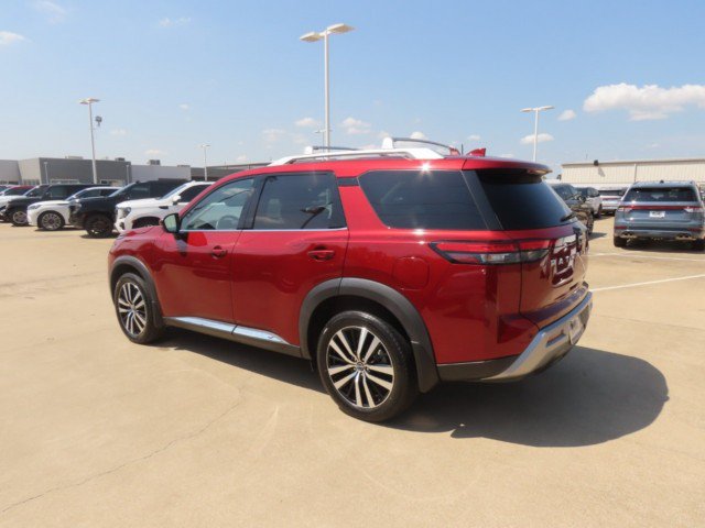 Used 2023 Nissan Pathfinder Platinum FWD image 15