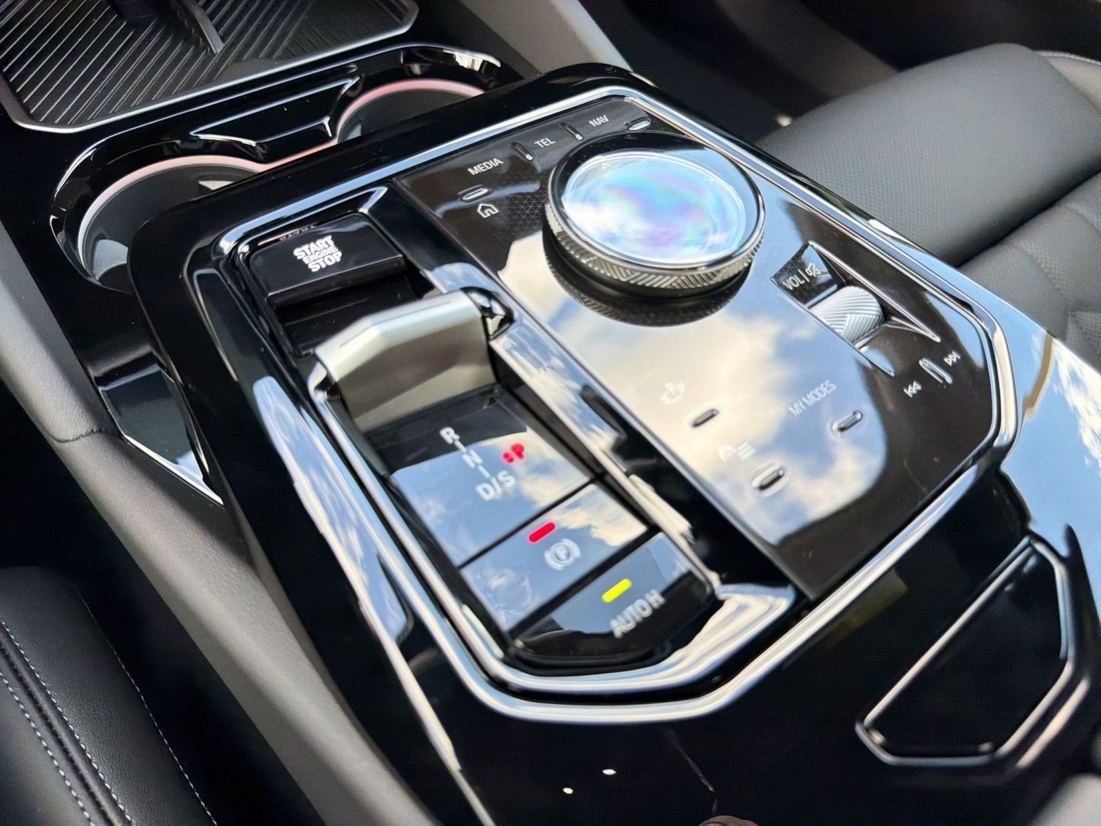 New 2026 BMW 530i RWD image 16