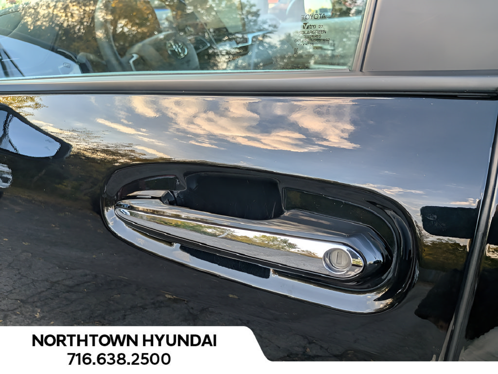 Used 2026 Toyota Sienna XLE FWD image 42