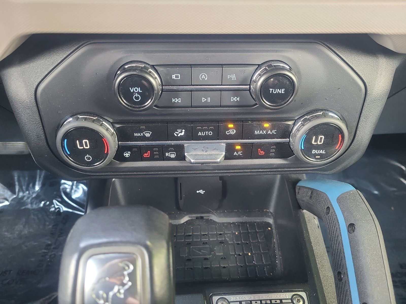 Certified 2024 Ford Bronco Wildtrak AWD/4WD image 31