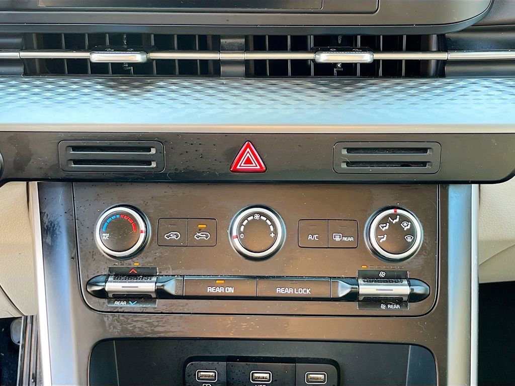 Certified 2024 Kia Carnival LX image 14