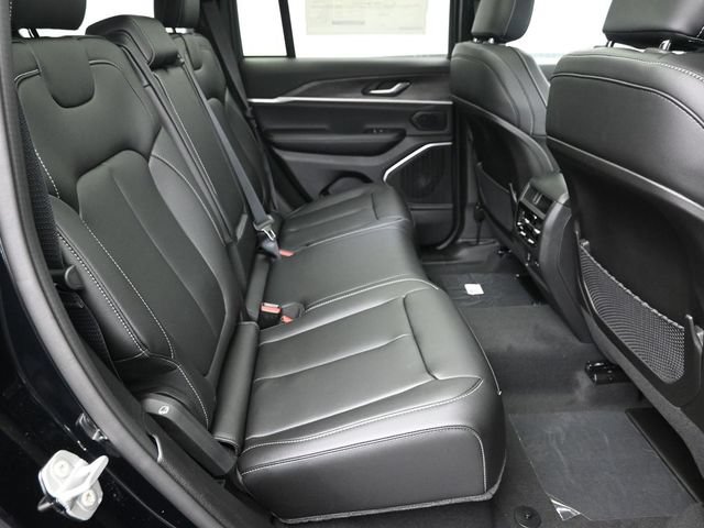 New 2026 Jeep Grand Cherokee Limited w/ Limited Altitude Package RWD image 31
