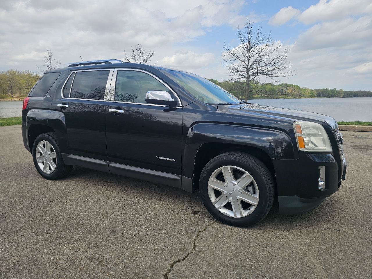 Used 2011 GMC Terrain SLT w/ Cargo Package AWD/4WD image 3