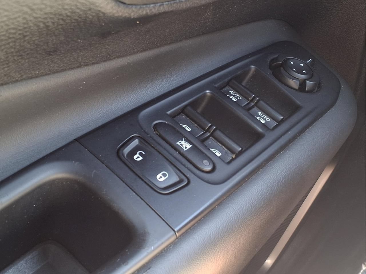 Used 2022 Jeep Renegade Latitude AWD/4WD image 26