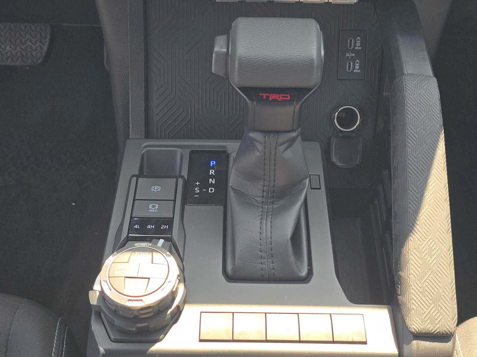 Certified 2025 Toyota Tacoma TRD Off-Road AWD/4WD image 31