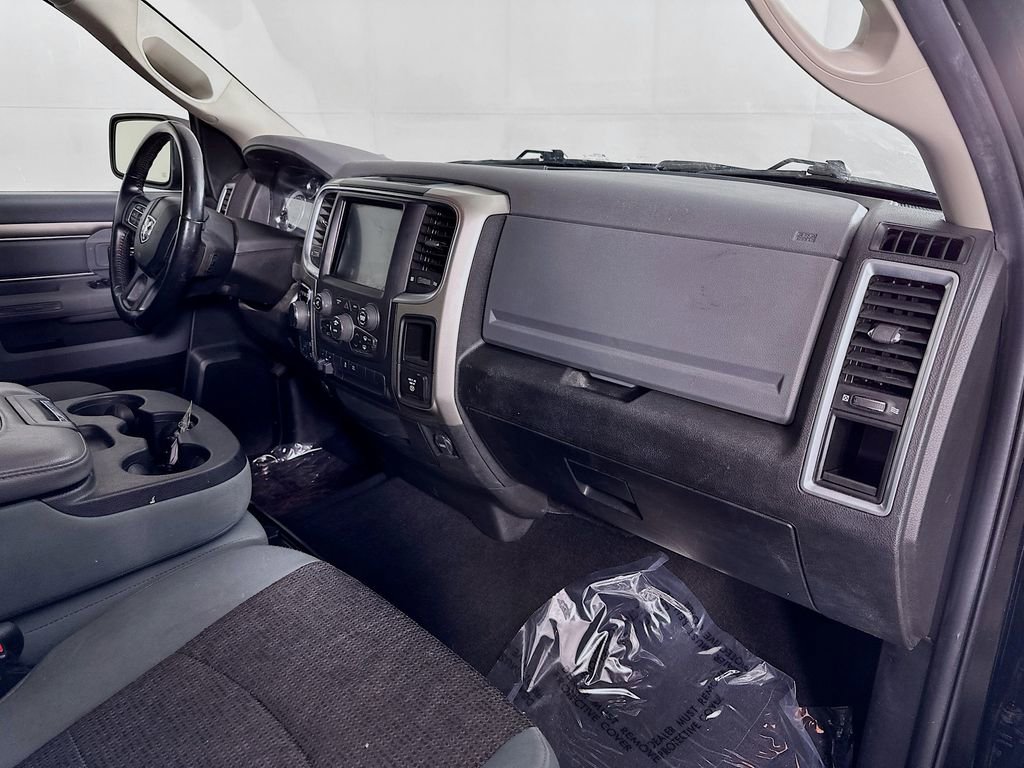 Certified 2019 RAM 1500 Classic SLT w/ Luxury Group image 33