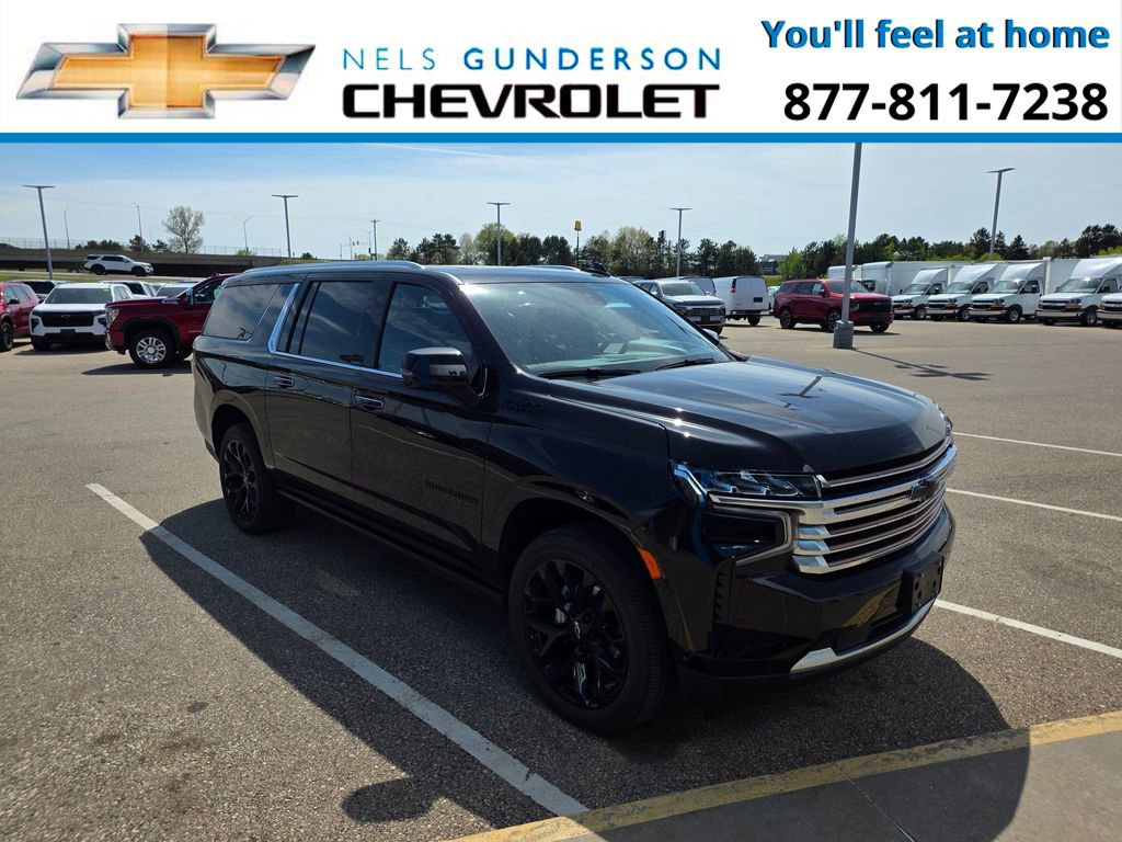 Used 2024 Chevrolet Suburban High Country w/ Advanced Technology Package AWD/4WD image 2
