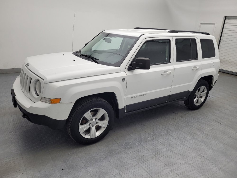 Used 2014 Jeep Patriot Latitude image 2