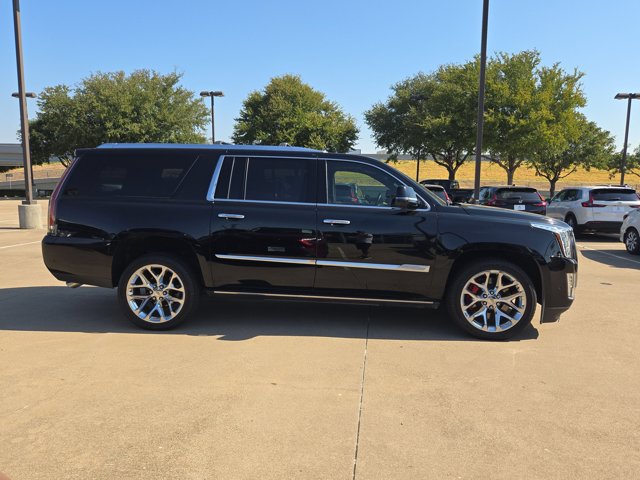 Used 2020 Cadillac Escalade ESV Platinum AWD/4WD image 4
