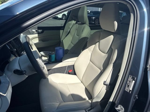 Used 2025 Volvo XC60 T8 Plus w/ Protection Package Premier AWD/4WD image 6