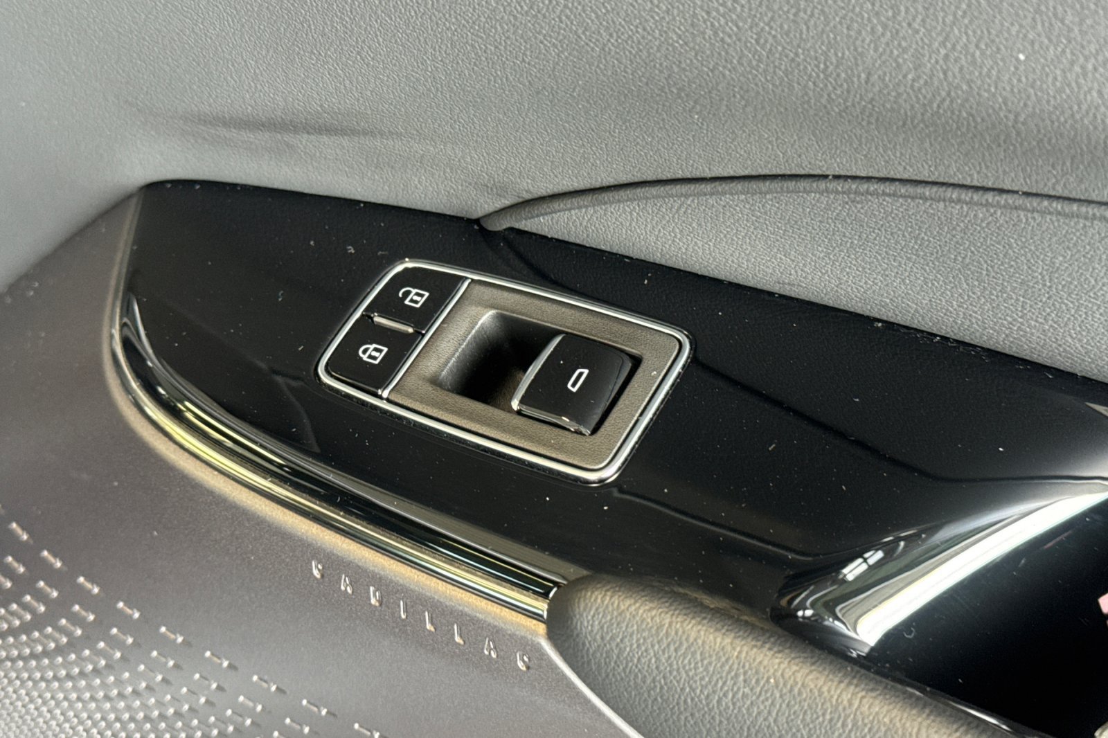 Used 2024 Cadillac Lyriq Luxury RWD image 21