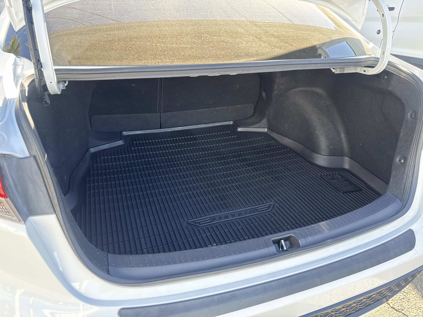 Used 2022 Toyota Corolla SE image 18