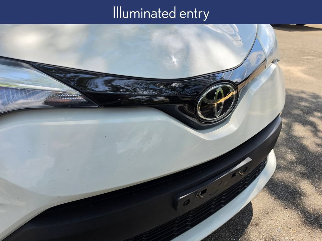 Used 2021 Toyota C-HR XLE FWD image 14