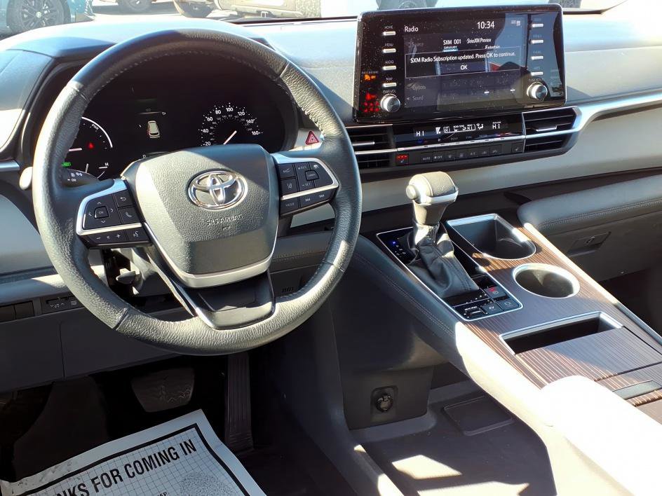 Certified 2023 Toyota Sienna XLE image 15