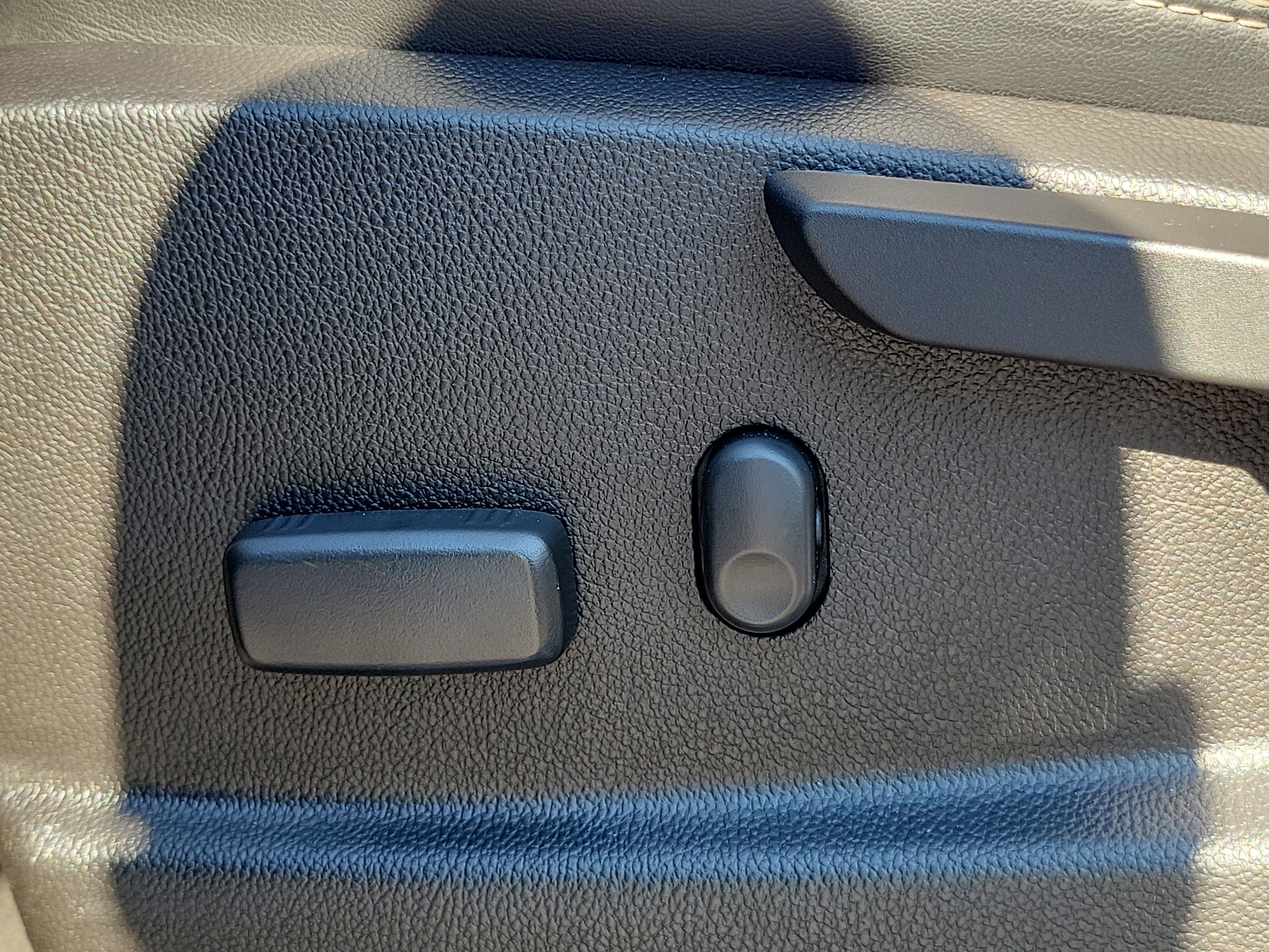 Used 2017 GMC Canyon Denali image 20