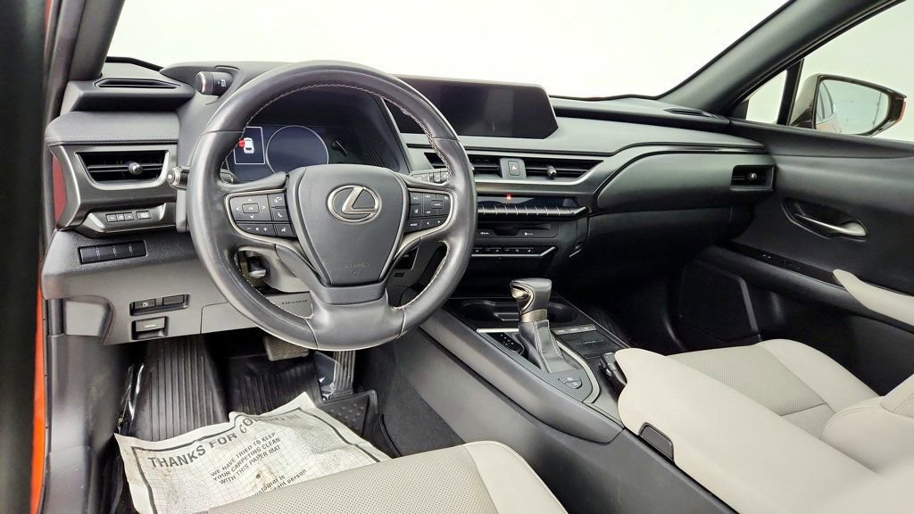 Used 2019 Lexus UX 250h w/ Premium Package image 13