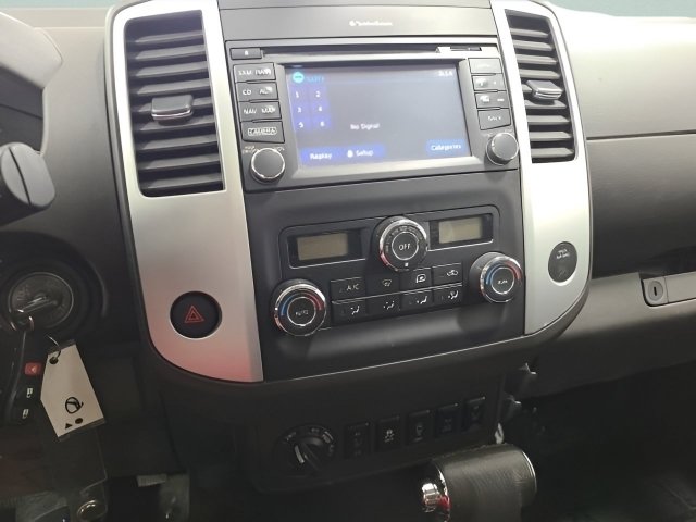 Used 2016 Nissan Frontier PRO-4X AWD/4WD image 29