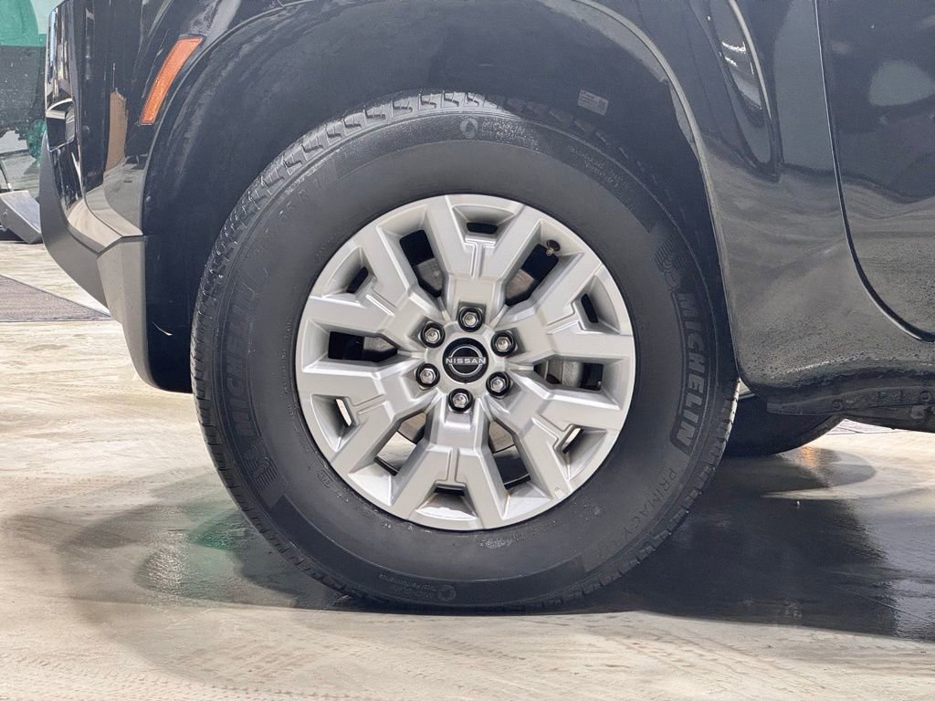 Certified 2023 Nissan Frontier SV image 11