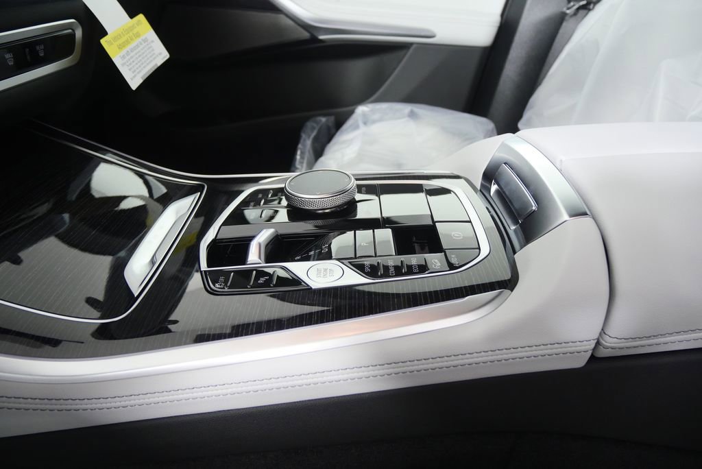 Used 2026 BMW X5 xDrive40i w/ M Sport Package image 22