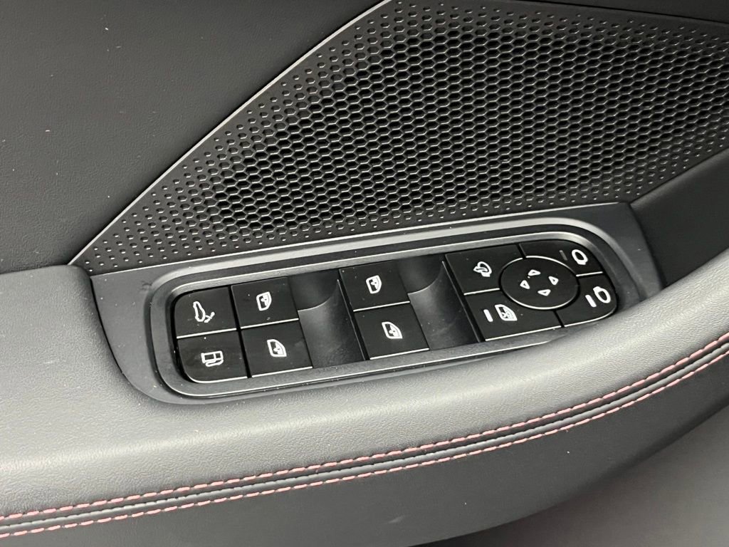 Certified 2025 Porsche Panamera Turbo image 23