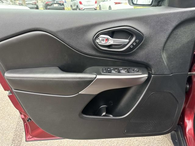 Used 2019 Jeep Cherokee Limited image 17