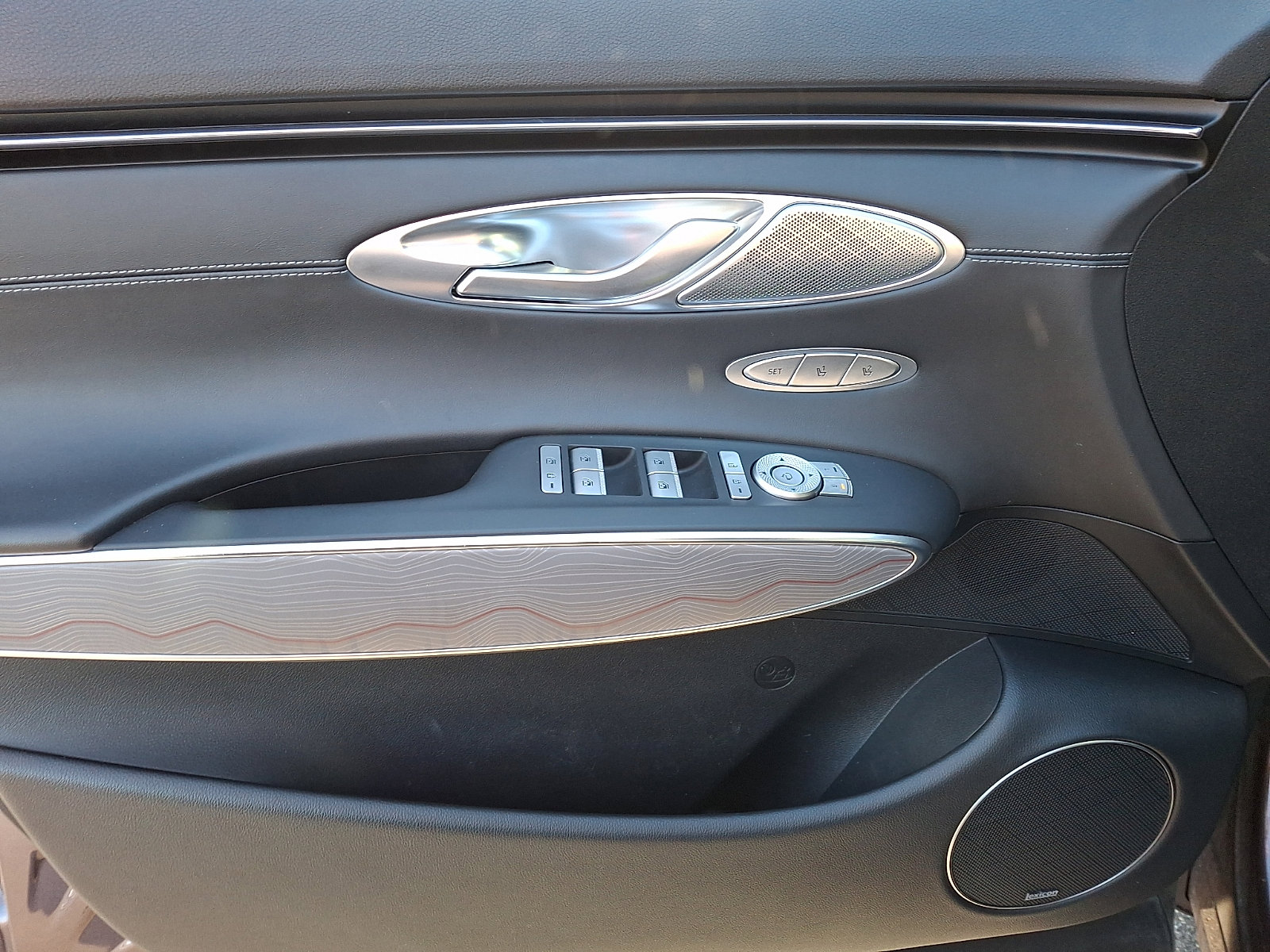 Certified 2022 Genesis GV70 2.5T w/ Advanced Package image 13