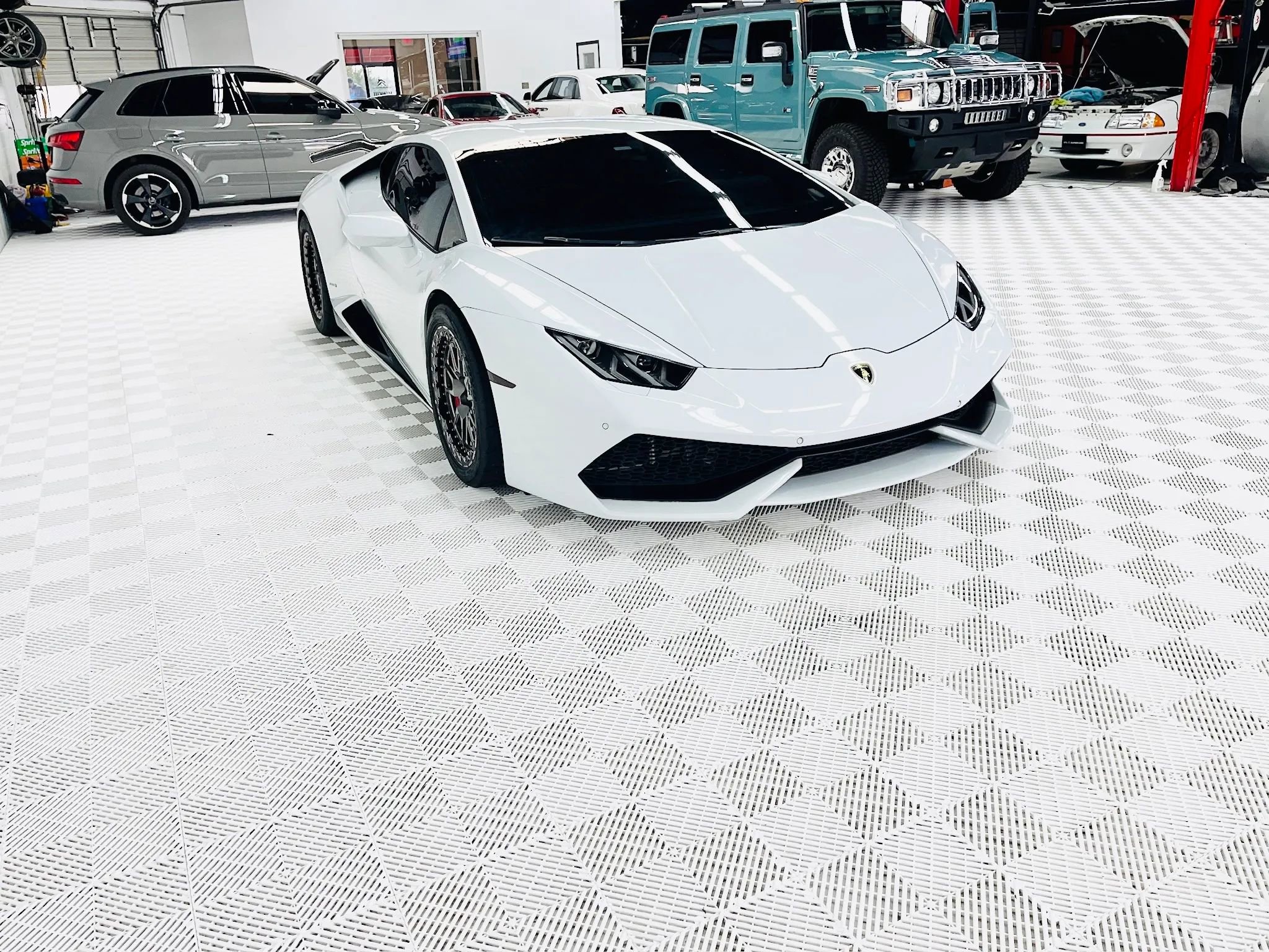 Used 2015 Lamborghini Huracan LP 610-4 AWD/4WD image 3