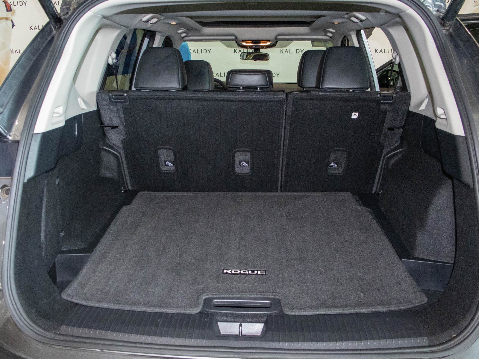 Used 2023 Nissan Rogue SV w/ SV Premium Package image 24