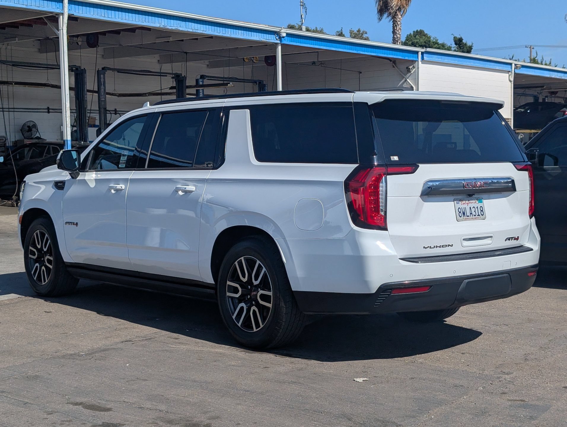 Certified 2021 GMC Yukon XL AT4 AWD/4WD image 10