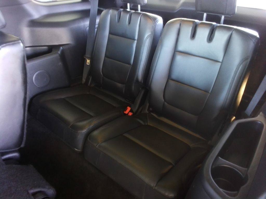 Used 2016 Ford Explorer XLT w/ Equipment Group 202A AWD/4WD image 16