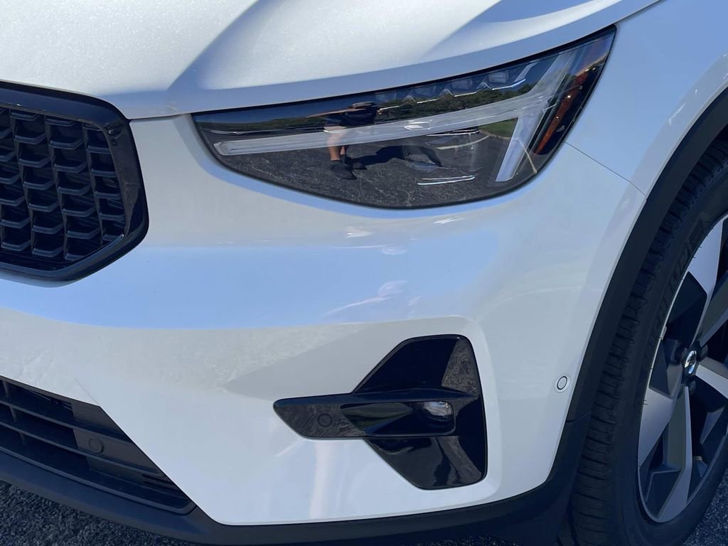 New 2026 Volvo XC40 B5 Plus w/ Protection Package Premier image 9