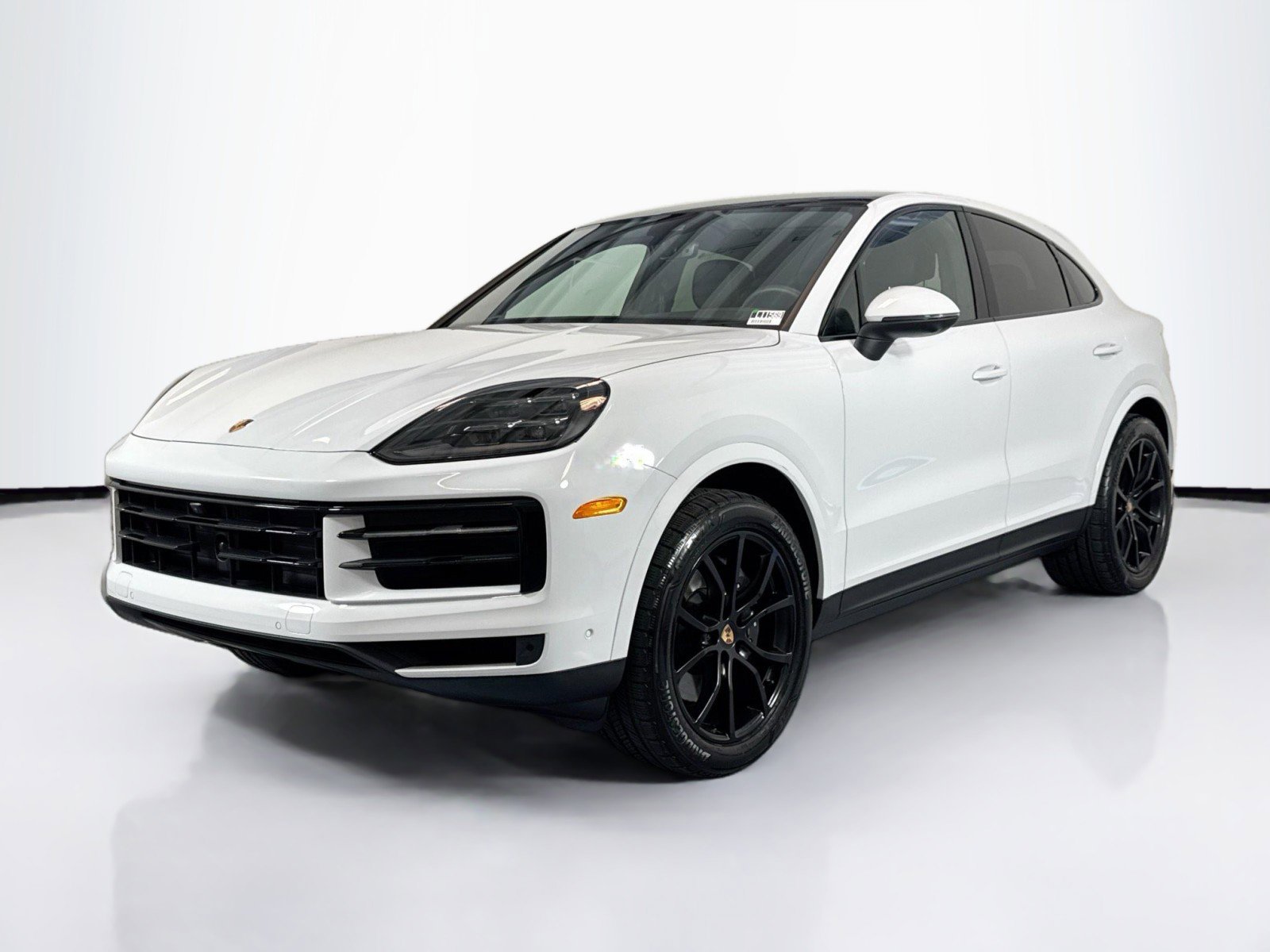 Certified 2025 Porsche Cayenne Coupe AWD/4WD image 1