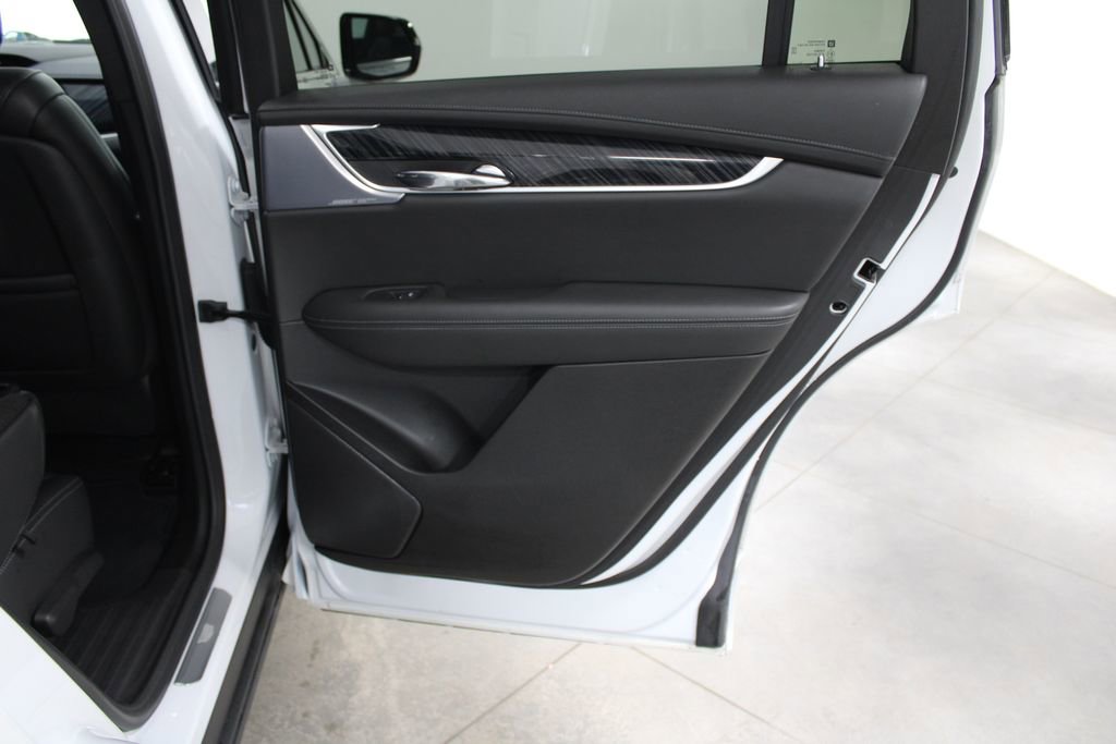 Used 2024 Cadillac XT6 Premium Luxury image 38