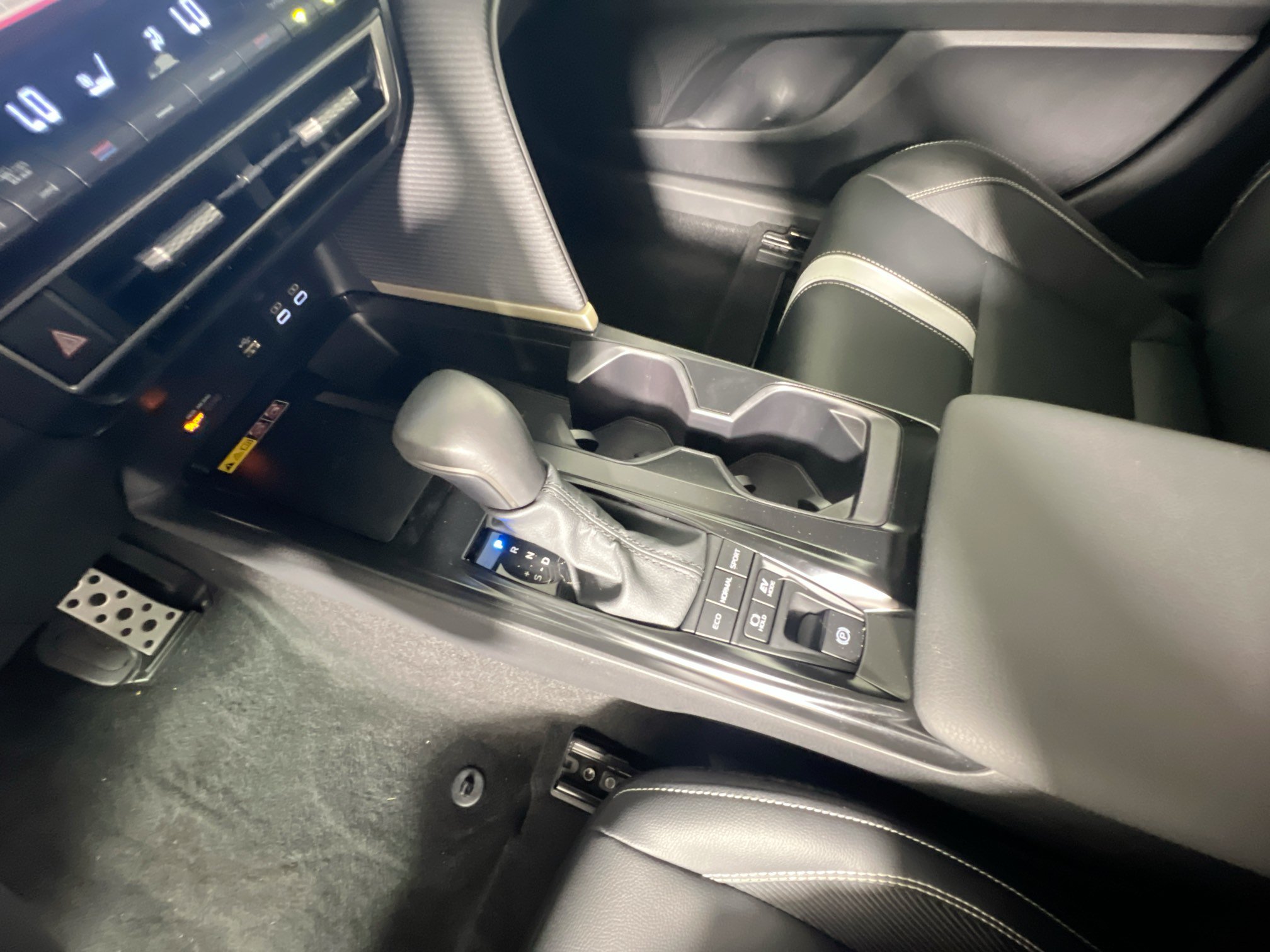 Used 2026 Toyota Camry SE w/ Convenience Package FWD image 25