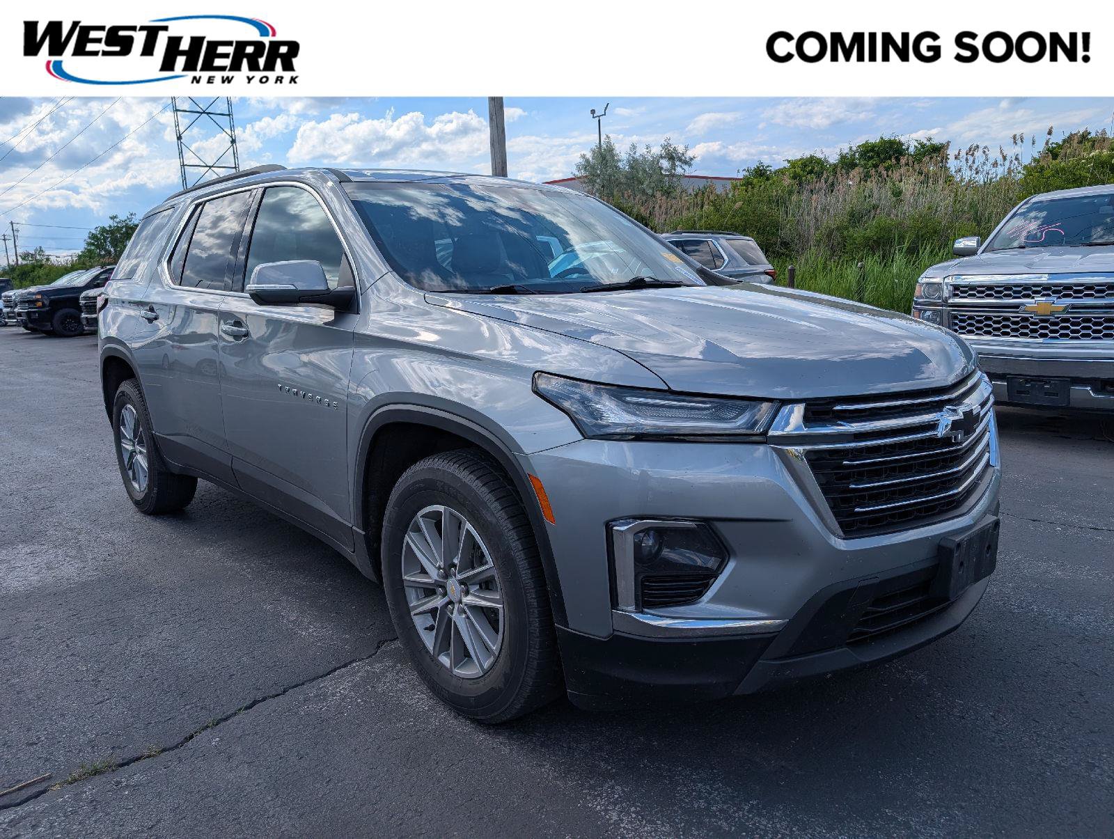 Used 2023 Chevrolet Traverse LT AWD/4WD image 1