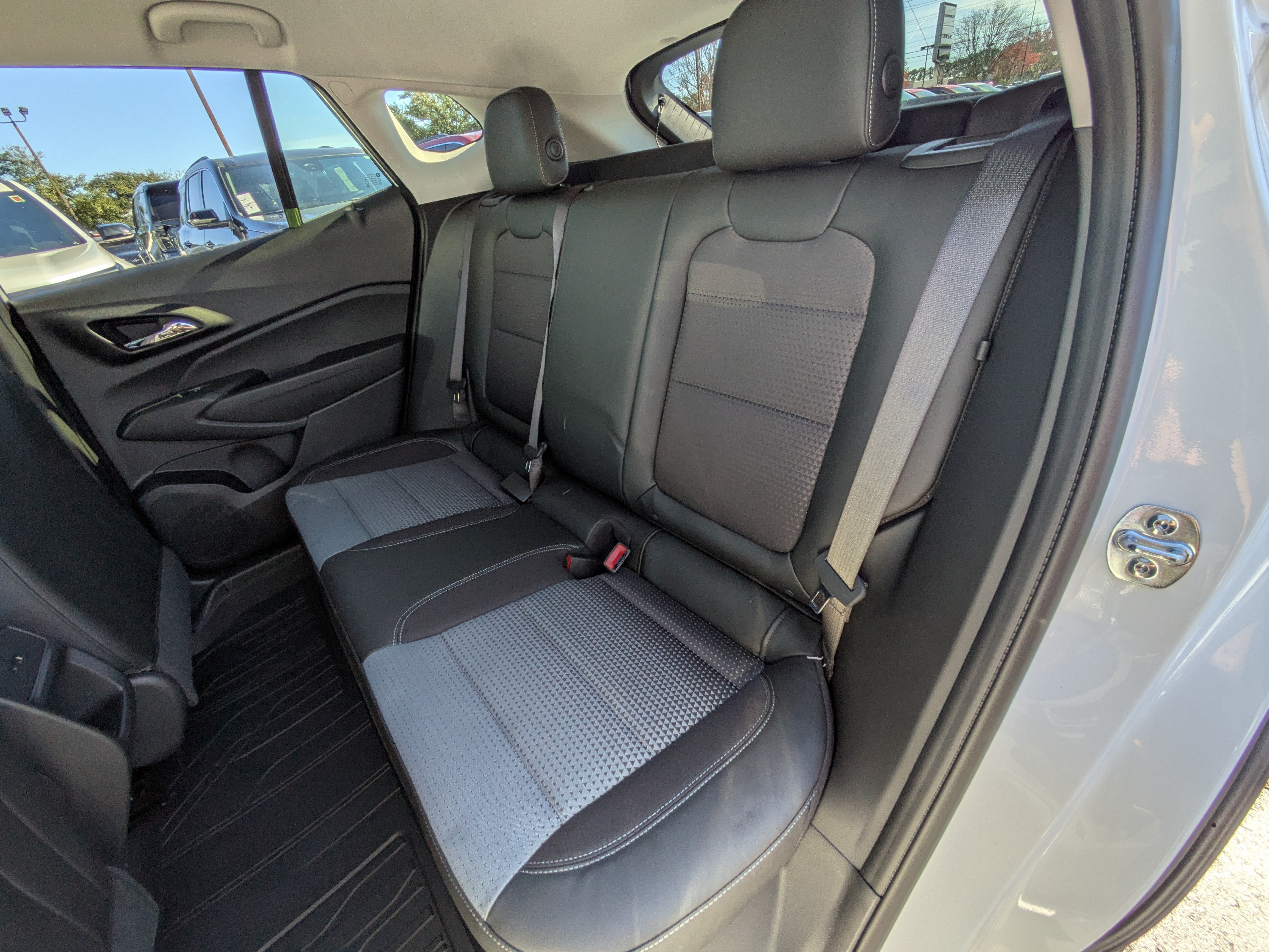 New 2026 Chevrolet Trax LT w/ Driver Confidence Package FWD image 8