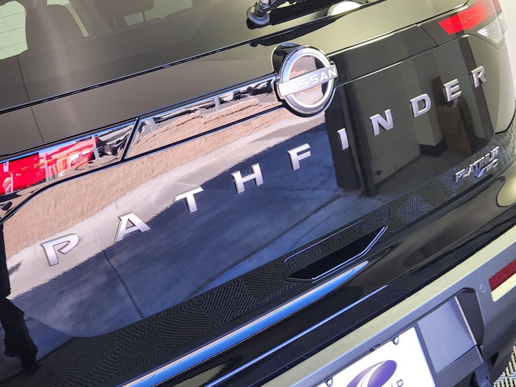 New 2026 Nissan Pathfinder Platinum AWD/4WD image 8