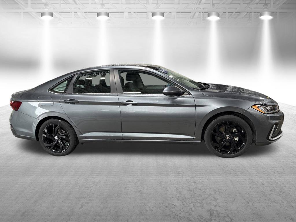 Used 2026 Volkswagen Jetta SE w/ Black Wheel Package FWD image 8