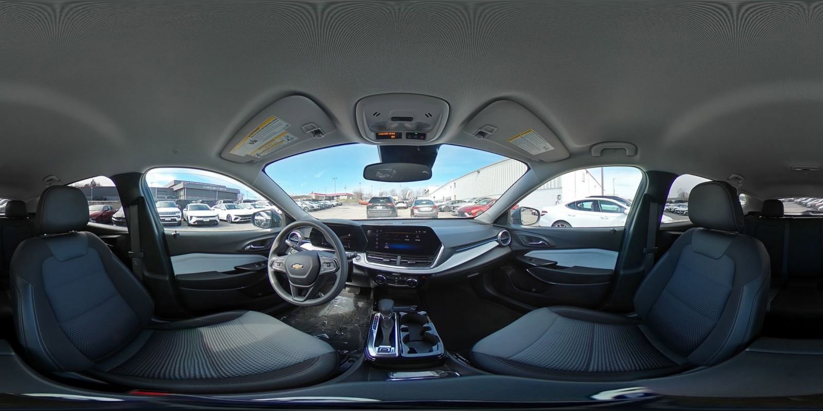 Used 2025 Chevrolet Trax LT image 41